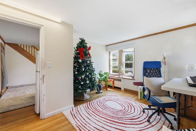 19 Miller Stile Rd, Quincy, MA 02169