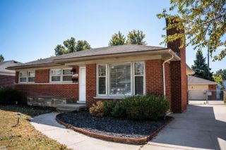 21800 Chalon Street, St Clair Shores, MI 48080