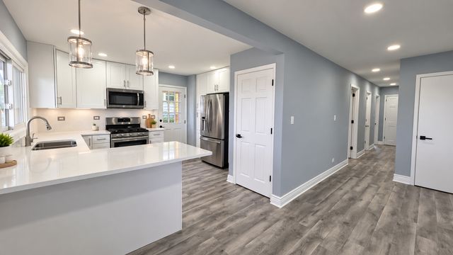 1419 Jefferson Streets, Lake In The Hills, IL 60156