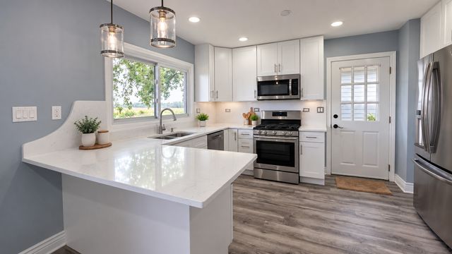 1419 Jefferson Streets, Lake In The Hills, IL 60156