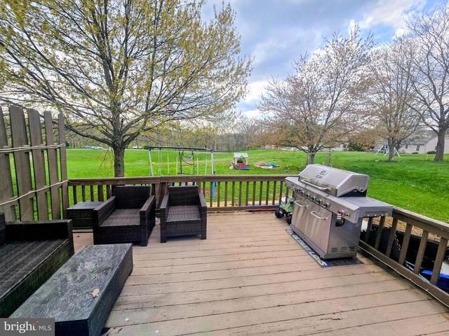 4044 GREEN PARK DR, Mount Joy, PA 17552