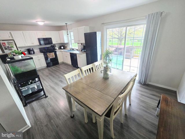 4044 GREEN PARK DR, Mount Joy, PA 17552