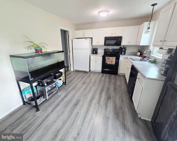 4044 GREEN PARK DR, Mount Joy, PA 17552