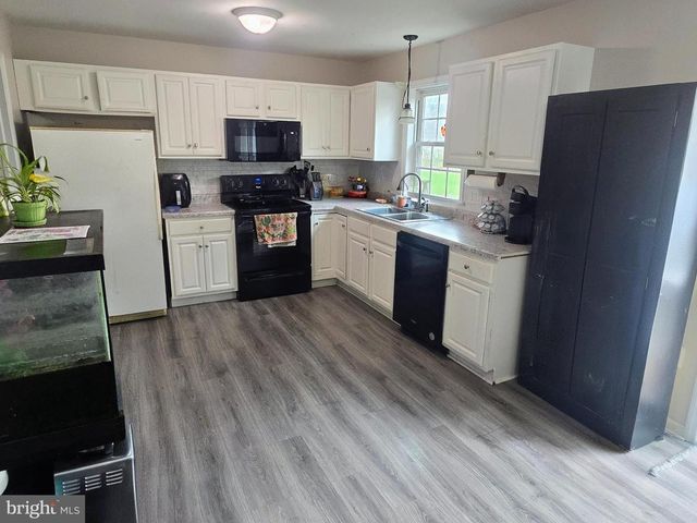 4044 GREEN PARK DR, Mount Joy, PA 17552