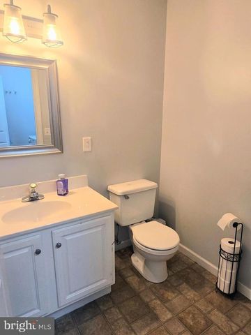 4044 GREEN PARK DR, Mount Joy, PA 17552