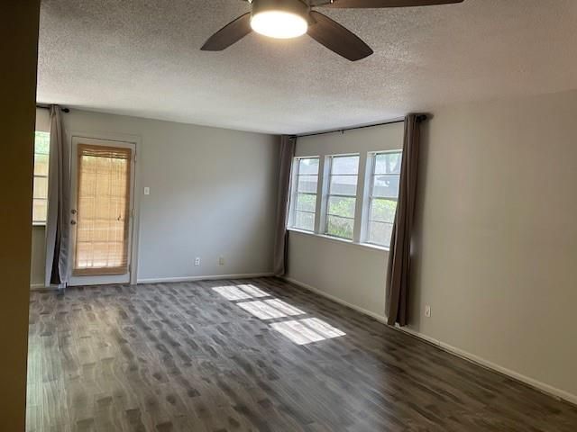 2116 Casa Rio Circle, Dickinson, TX 77539