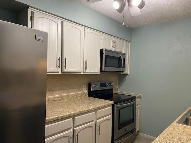 2116 Casa Rio Circle, Dickinson, TX 77539
