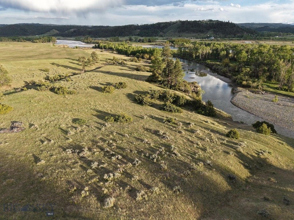 215 Shanks Basin Road, Big Timber, MT 59011 photo 2