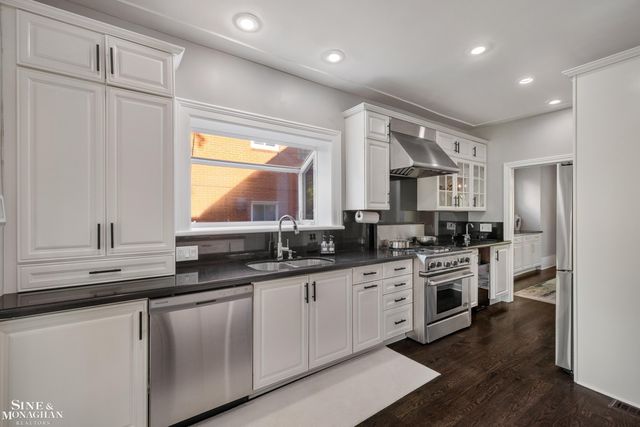 387 Neff Road, Grosse Pointe, MI 48230