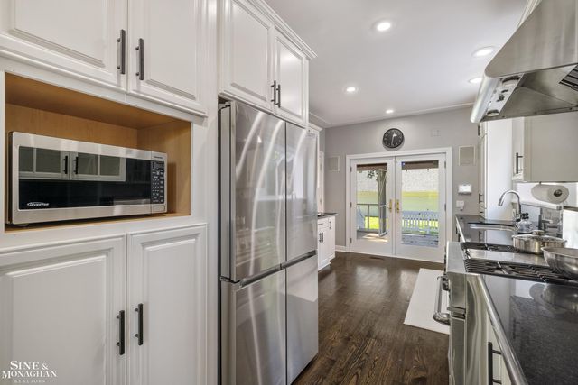 387 Neff Road, Grosse Pointe, MI 48230