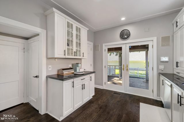 387 Neff Road, Grosse Pointe, MI 48230