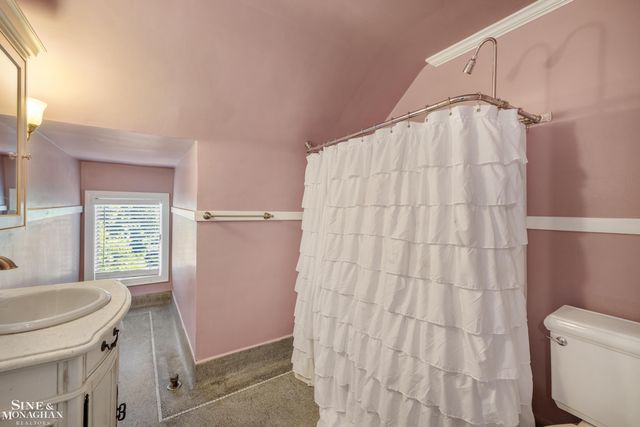 387 Neff Road, Grosse Pointe, MI 48230