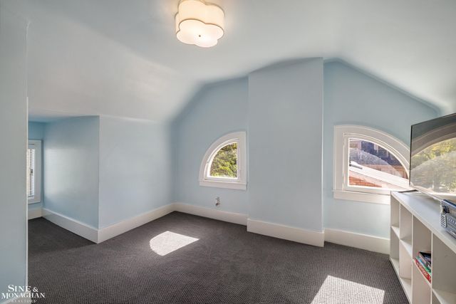 387 Neff Road, Grosse Pointe, MI 48230