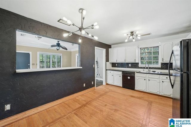 8400 COUNTRY CIRCLE, Pinson, AL 35126