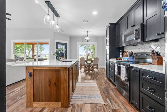124 High Point Drive, Hillsboro, TX 76645