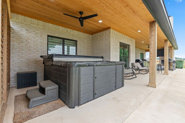 124 High Point Drive, Hillsboro, TX 76645