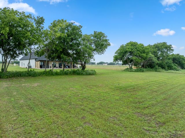 124 High Point Drive, Hillsboro, TX 76645