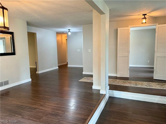 14360 Walking Stick Way, Strongsville, OH 44136