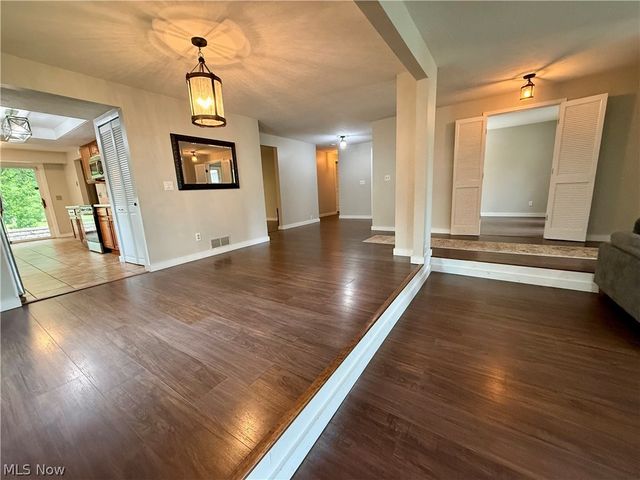 14360 Walking Stick Way, Strongsville, OH 44136