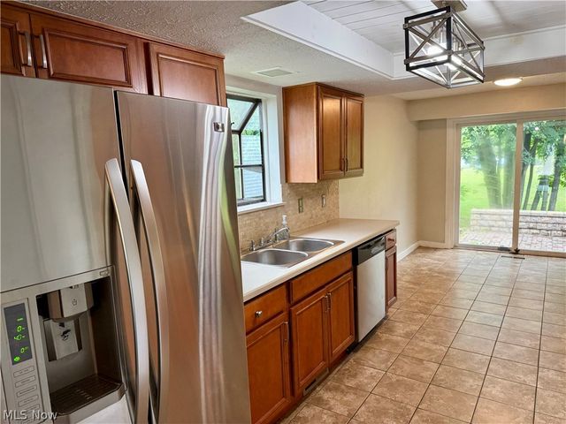 14360 Walking Stick Way, Strongsville, OH 44136