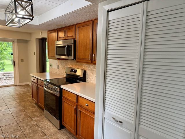 14360 Walking Stick Way, Strongsville, OH 44136