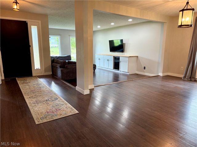 14360 Walking Stick Way, Strongsville, OH 44136