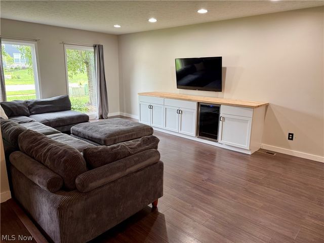 14360 Walking Stick Way, Strongsville, OH 44136