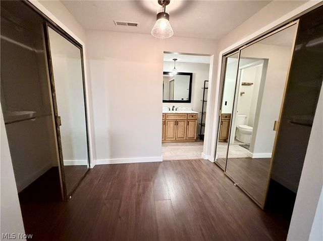 14360 Walking Stick Way, Strongsville, OH 44136