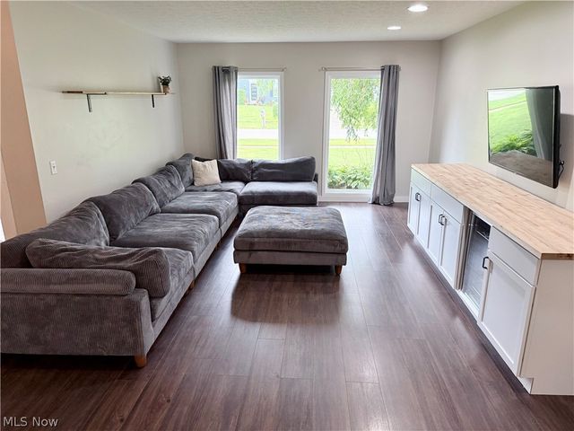 14360 Walking Stick Way, Strongsville, OH 44136