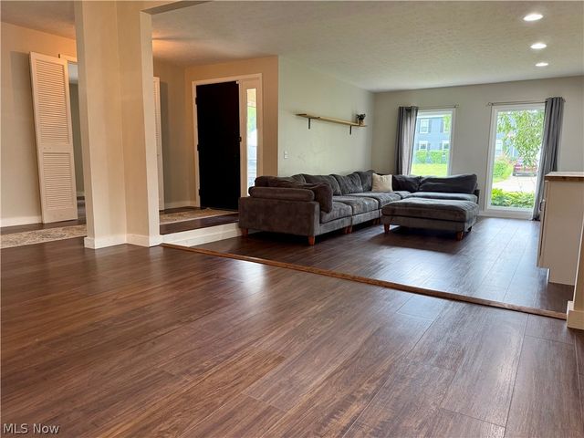 14360 Walking Stick Way, Strongsville, OH 44136