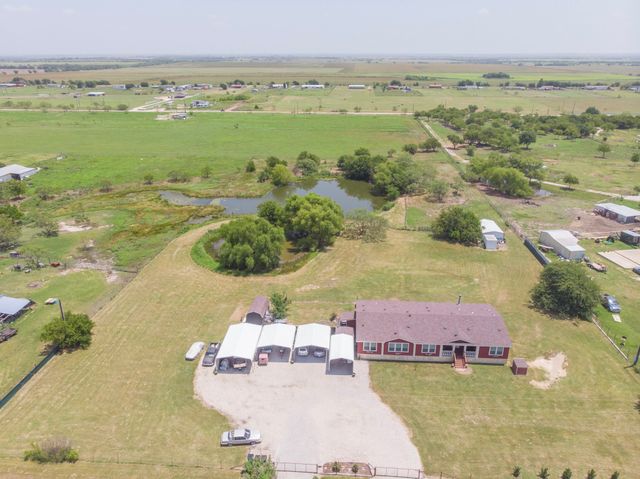 394 Emerald Glenn Lane, Pilot Point, TX 76258