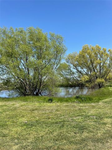 394 Emerald Glenn Lane, Pilot Point, TX 76258