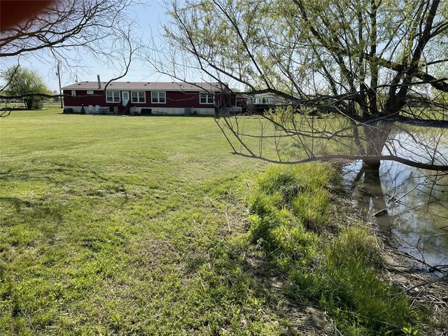 394 Emerald Glenn Lane, Pilot Point, TX 76258