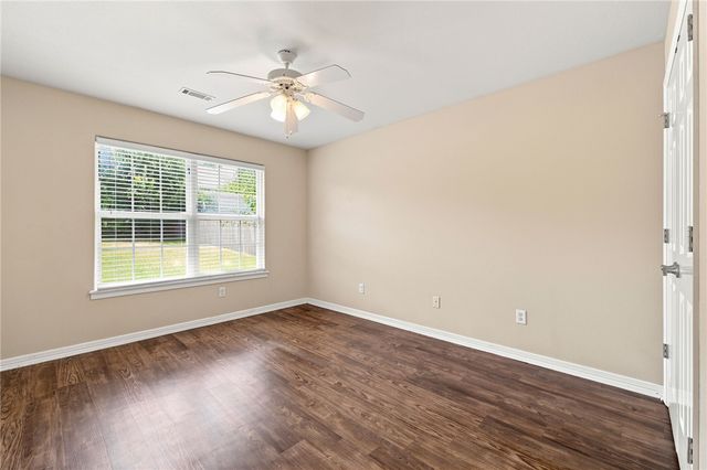 702 Maidstone Avenue, Bentonville, AR 72712