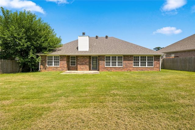 702 Maidstone Avenue, Bentonville, AR 72712