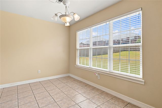 702 Maidstone Avenue, Bentonville, AR 72712