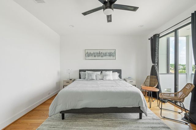 2239 N Macgregor Way, Houston, TX 77004