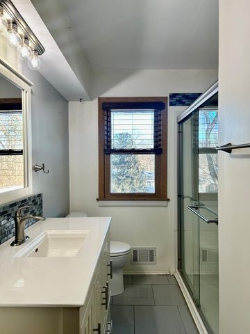 7008 Hill Place N, Crystal, MN 55427