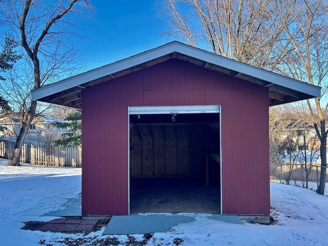 7008 Hill Place N, Crystal, MN 55427