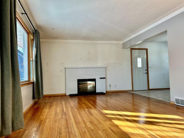 7008 Hill Place N, Crystal, MN 55427