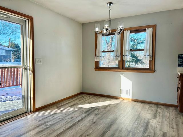 7008 Hill Place N, Crystal, MN 55427