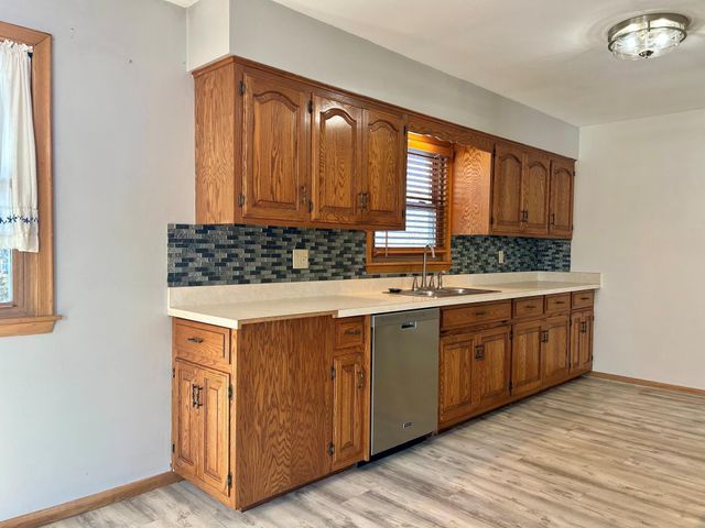 7008 Hill Place N, Crystal, MN 55427