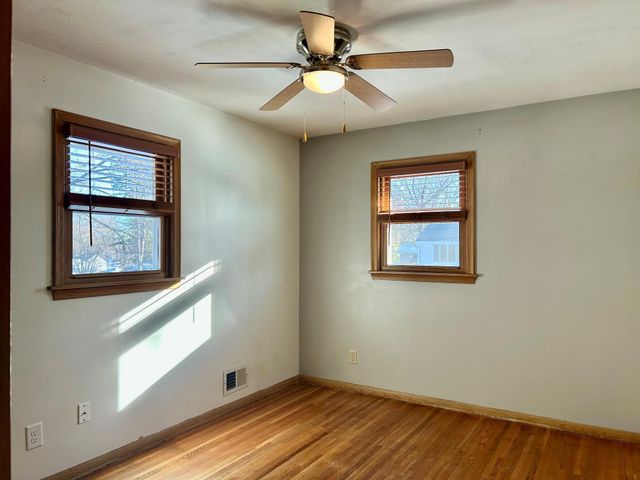 7008 Hill Place N, Crystal, MN 55427