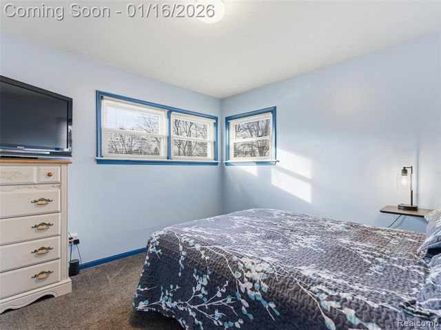 9687 Seavitt Drive, Allen Park, MI 48101