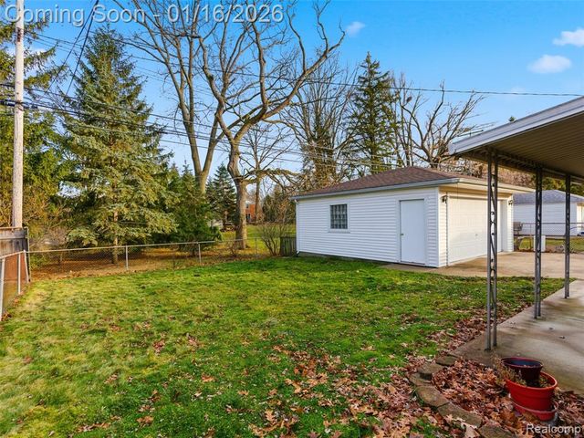 9687 Seavitt Drive, Allen Park, MI 48101