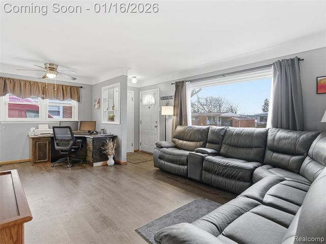 9687 Seavitt Drive, Allen Park, MI 48101