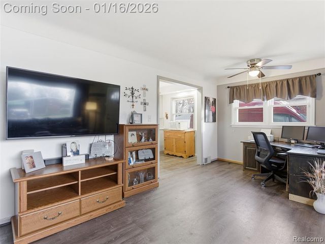 9687 Seavitt Drive, Allen Park, MI 48101