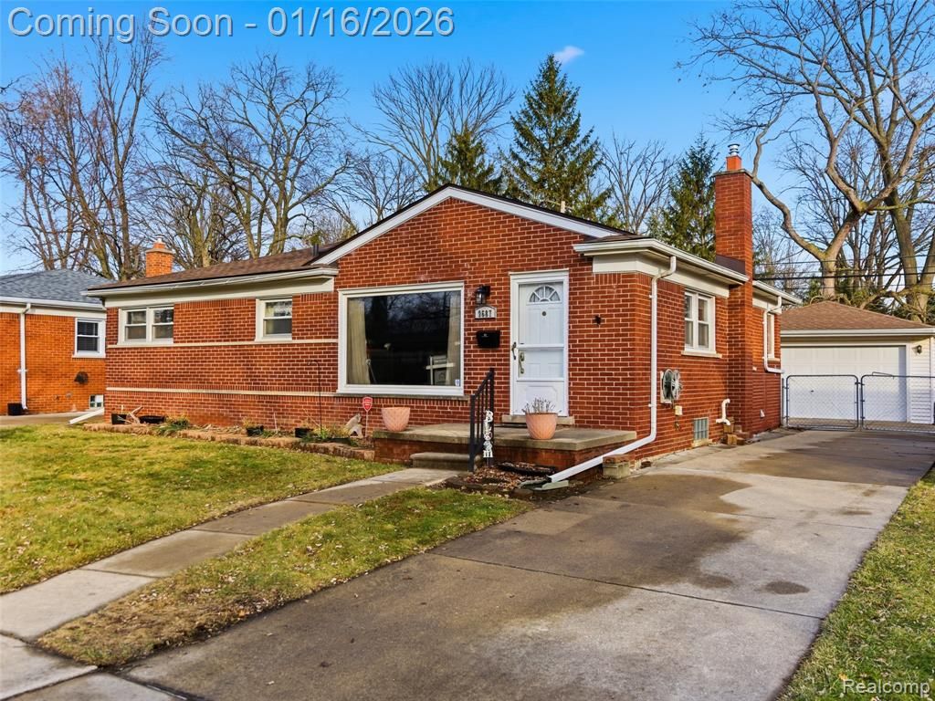 9687 Seavitt Drive, Allen Park, MI 48101