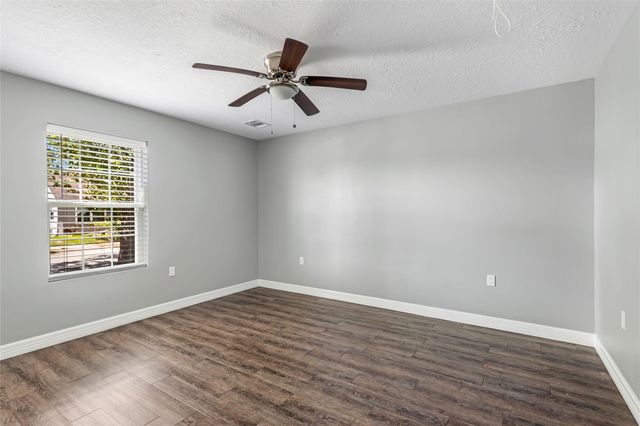 520 E Defee Avenue, Baytown, TX 77520