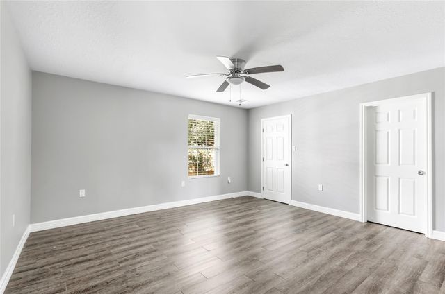 520 E Defee Avenue, Baytown, TX 77520